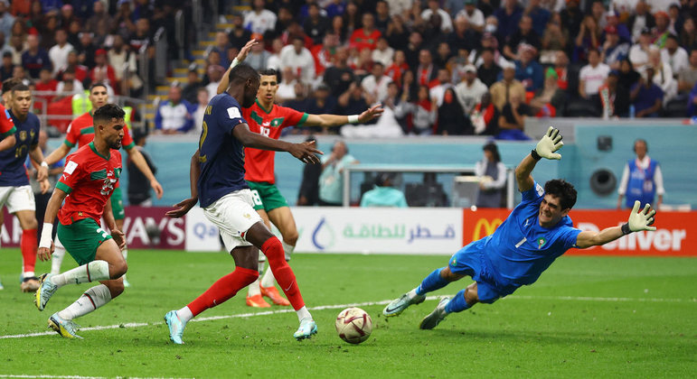O cruel toque de Kolo Muani que matou toda a esperança do time marroquino. 2 a 0, França