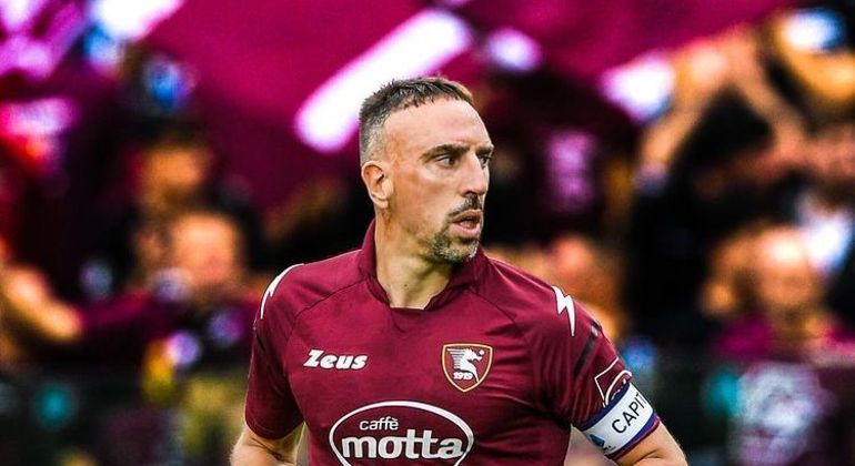 Franck Ribéry se aposenta aos 39 anos