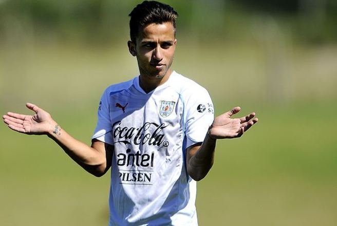 Seu parente, porém, desistiu e retornou à margem após perceber que o riacho tinha profundidade de até 4 metros