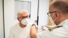 Presidente da Alemanha recebe primeira dose da vacina de Oxford