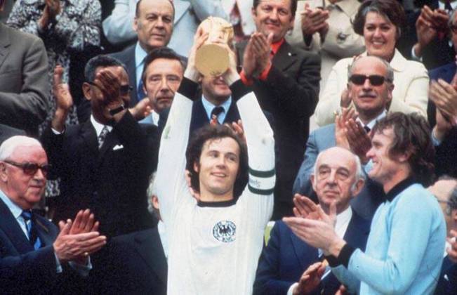 Franz Beckenbauer - O maior jogador alemão de todos os tempos rodou por diversas funções no futebol até chegar à presidência do Bayern de Munique, clube no qual é ídolo. O ex-jogador ficou por 15 anos na função.