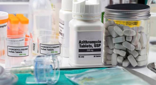 A azitromicina teria utilidade no controle do sistema imunológico, mas estudo de cientistas brasileiros afastou sua eficácia para covid-19