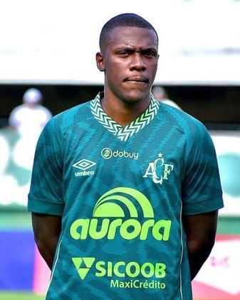 Frazan, zagueiro de 25 anos, pertence ao Fluminense e tem vínculo até o fim do ano. O jogador está emprestado à Chapecoense até acabar a temporada.