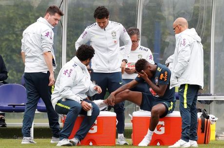 Fred foi atingido no tornozelo direito
