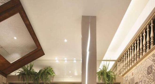 Freezer e geladeira vintage na cor laranja