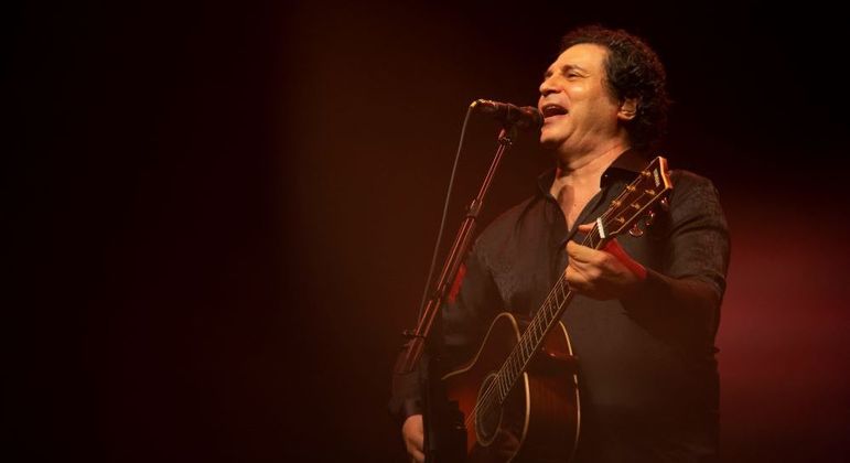 Frejat fez versões acústicas de seus principais hits em carreira solo e com o Barão Vermelho