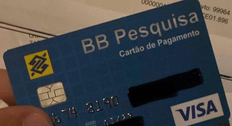 Segundo a polícia, funcionário selecionava os cartões por meio de códigos de identificação
