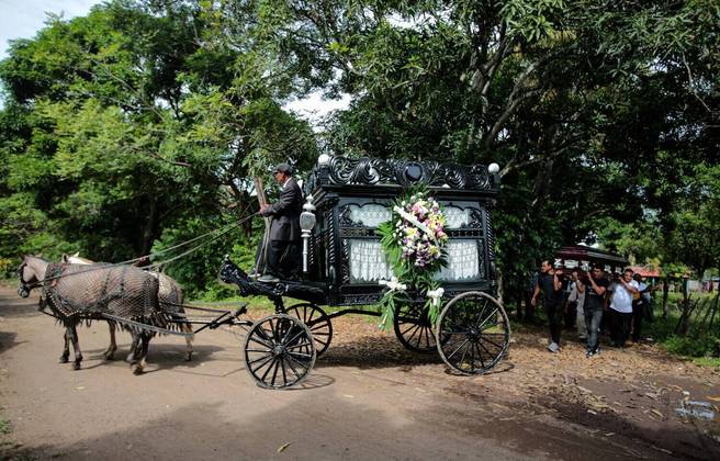 Em uma região da Nicarágua, não importa a classe social, uma tradição persiste: os cortejos fúnebres feitos com carruagens. O estilo elegante é bastante conhecido de Granada, às margens do Cocibolca, que ocupa boa parte do território da Nicarágua