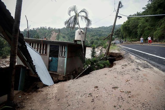 O furacão impactou principalmente os visitantes do balneário, localizado na costa mexicana do Pacífico, com uma ocupação hoteleira de 50%. “Havia uma convenção sobre mineração. Ficaram bloqueados