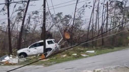Ministro diz que há 'corpos boiando' após Dorian passar pelas Bahamas  (Ramond A King/via REUTERS - 1.9.2019)