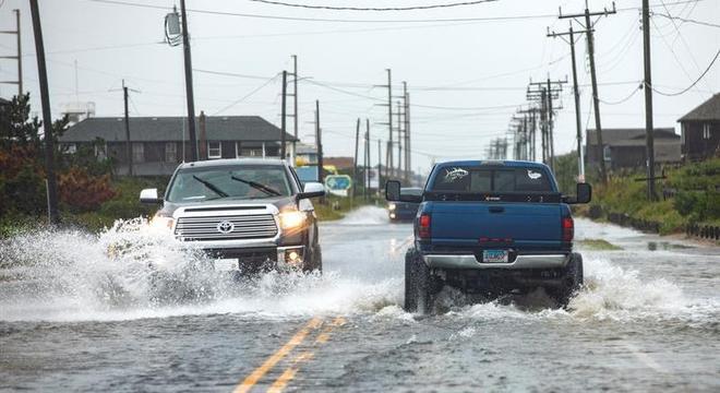 Furacão Dorian chegou à Carolina do Norte trazendo chuva e inundações