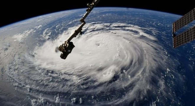  Imagem mostra a tempestade do furacão Florence vista do espaço. A expectativa é que ela comece a tocar a terra a partir de quinta-feira