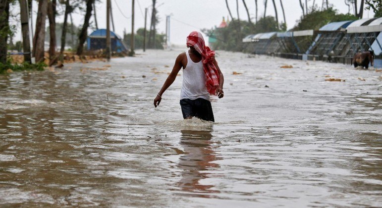 A previsão é de que o ciclone Yaas cause estragos por conta das fortes chuvas