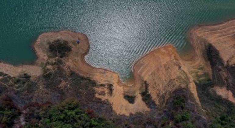 Baixo nível da represa de Furnas (MG), o principal reservatório do sistema Sudeste/Centro-Oeste
