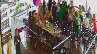 Ladrão furta bolsa em segundos em restaurante no DF; veja o momento (Reprodução/ material cedido- 27.03.2023)