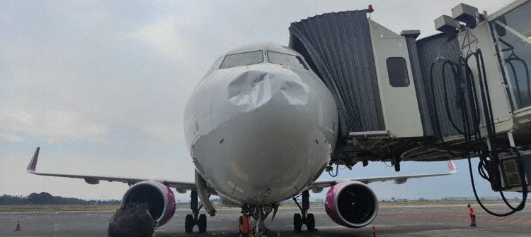 Fuselagem do A321 danificada durante tempestade de granizo
