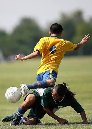 Joga futebol com os amigos e quer melhorar?