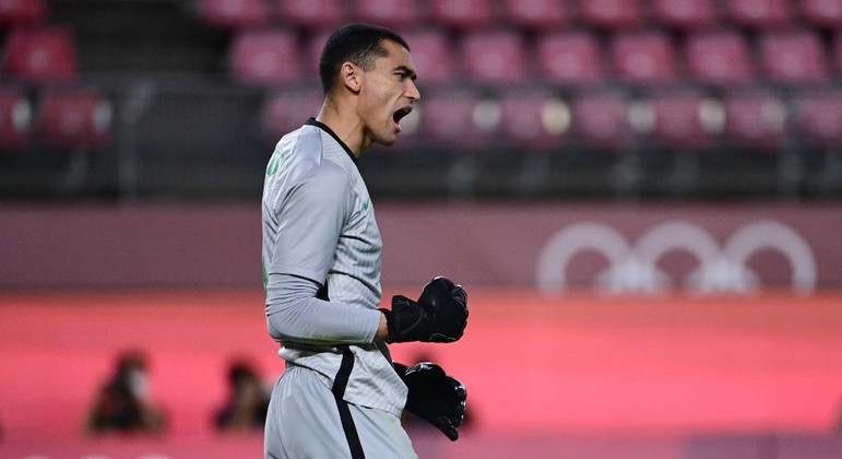 Goleiro Santos defendeu um pênalti na semifinal contra o México