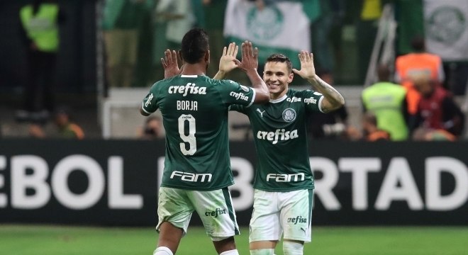Scolari comemora com ira, Palmeiras nas quartas da Libertadores