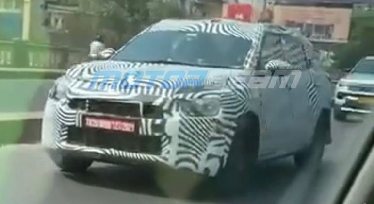 Flagra do site MotorBeam mostra carroceria elevada do SUV