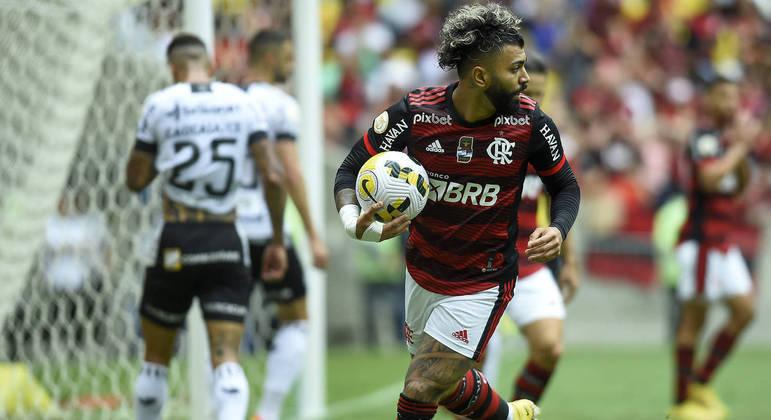 Gabi comemora gol marcado contra o Ceará