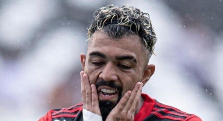 Xingado por torcedores, cobrado pela mídia carioca. Gabigol é a imagem do péssimo 2023 do Flamengo
