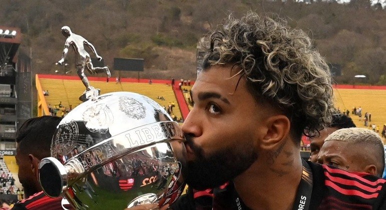 Gabigol tinha certeza que os gols nas finais da Libertadores o levariam à Copa. Jogador decisivo