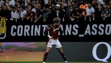 Gabigol aceita o assédio. 'Combinaria jogar no Corinthians. Estou pu... com a reserva no Flamengo.'