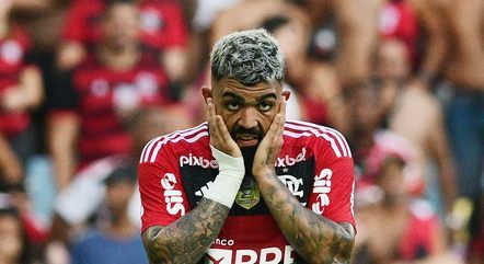 Gabigol lamenta durante derrota do Flamengo
