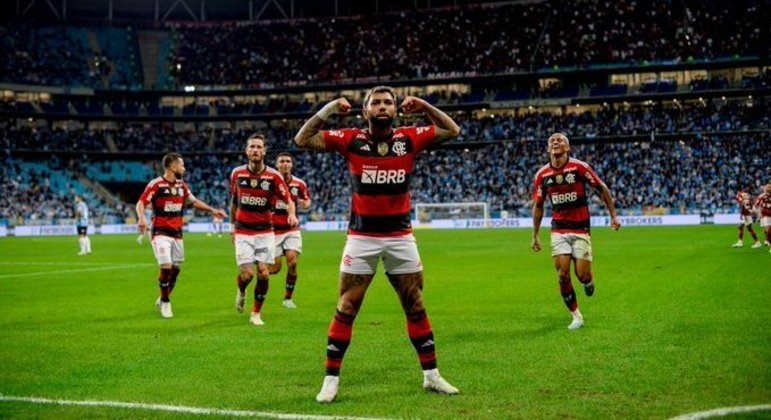 Gabigol comemora seu gol. Flamengo poderia golear. A vaga está mais do que encaminhada para a final