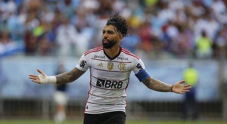 Gabigol, atacante do Flamengo, comemora gol contra o Bahia