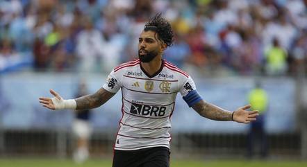 Gabigol, atacante do Flamengo, comemora gol contra o Bahia