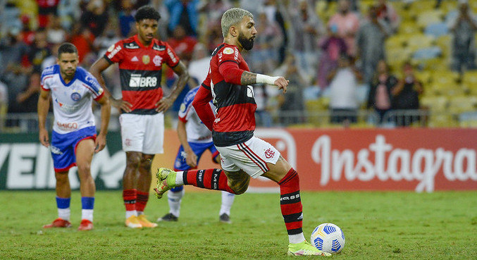 Gabigol, de pênalti, fez o seu centésimo gol com a camisa do Flamengo
