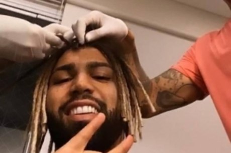 Gabigol com os novos 'dreadlocks'