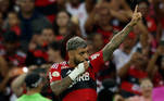 Gabigol comemora o gol que abriu o placar para o Flamengo contra o Fortaleza no Brasileirão