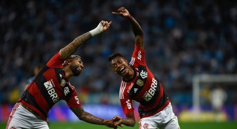 Bruno Henrique serviu Gabigol no primeiro gol do Flamengo contra o Grêmio. A 'fusão' voltou