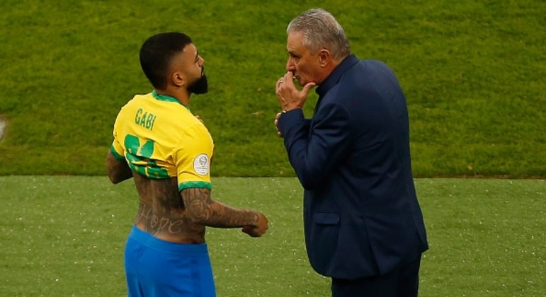 Gabigol não esqueceu a mágoa por ter sido escalado fora de posição. Acabou queimado por Tite