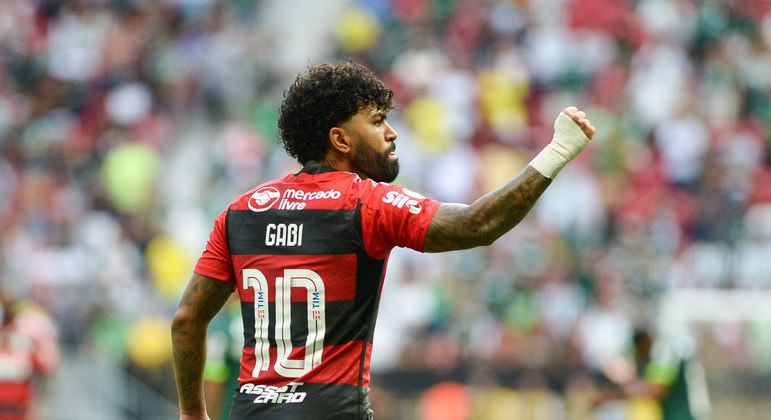 Gabigol voltou a treinar após mais de uma semana