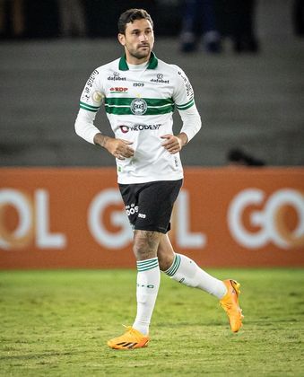 Boschilia (meia/27 anos) - Coritiba