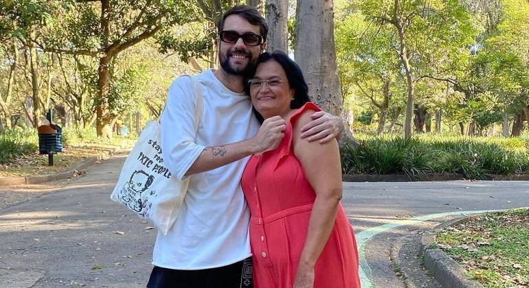 Gabriel Diniz e a mãe,  Kátia Diniz