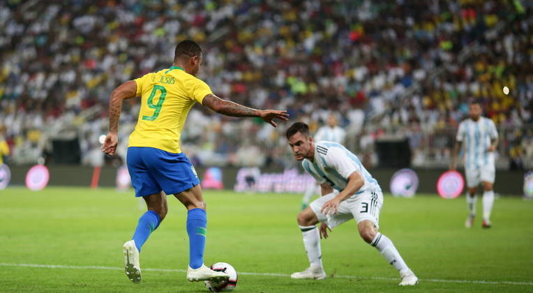 Brasil e Argentina se enfrentam no Maracanã com muito mais que os três  pontos em jogo - Fotos - R7 Futebol