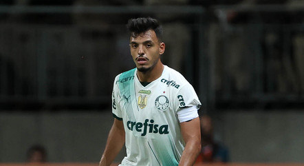 Gabriel Menino em partida pelo Palmeiras