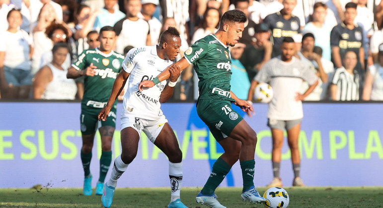 Menino foi a origem do decepcionante futebol do Palmeiras. Equatoriano Julio fez ótimo jogo