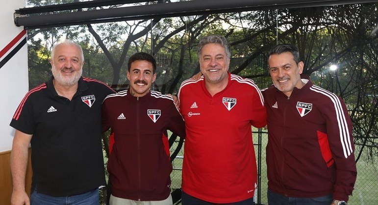 Gabriel Neves (2º da esq. para dir.) com Belmonte, Casares e Rui Costa