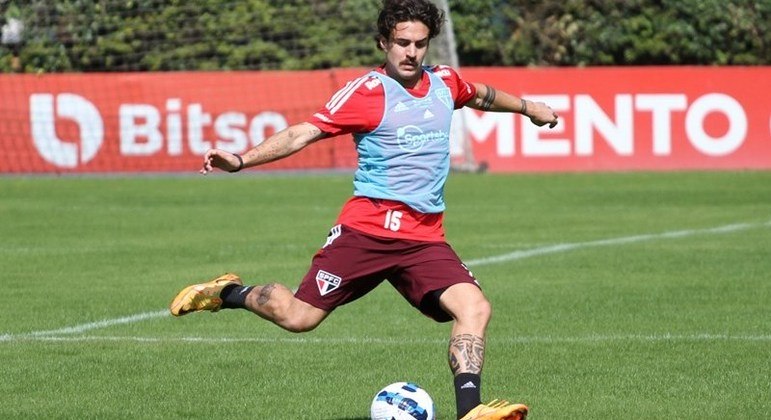 Gabriel Neves durante treinamento nesta tarde