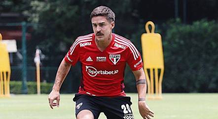 Gabriel Neves em treino pelo São Paulo