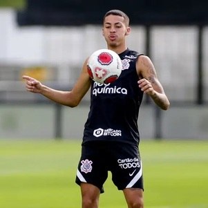 Atacante do Corinthians em treino pela equipe alvinegra