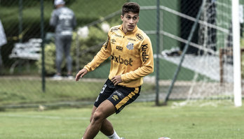 Gabriel Pirani chega ao Rio de Janeiro para assinar com o Fluminense (Ivan Storti/Santos FC)
