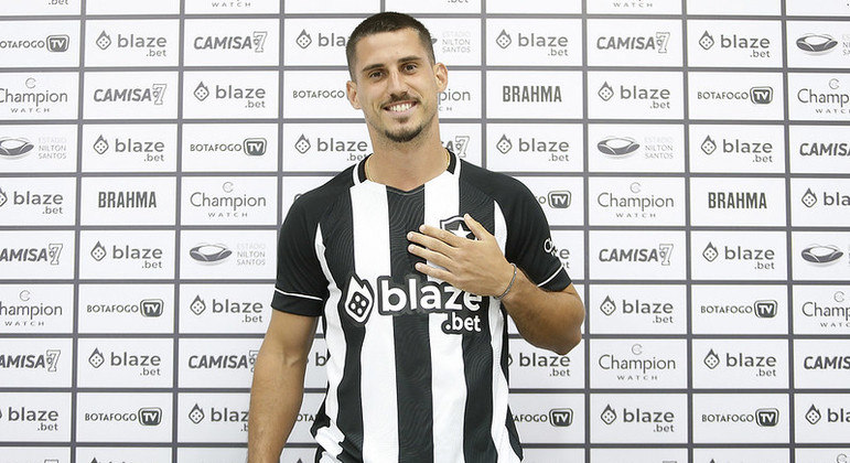 Gabriel Pires reforça o meio-campo do Botafogo na sequência da temporada