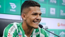 Três jogadores brasileiros são banidos para sempre do futebol após escândalos de apostas
